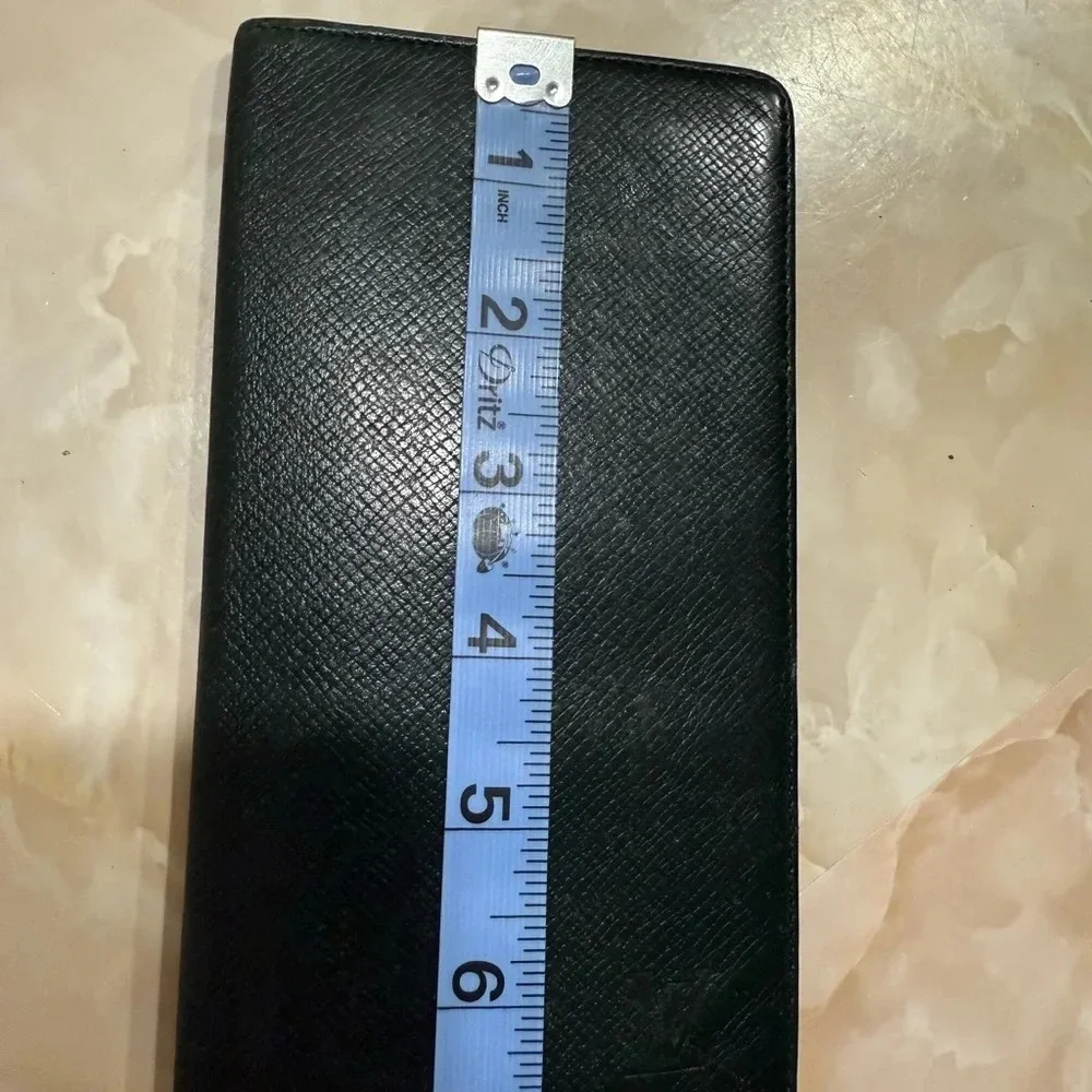 💯 Authentic Louis Vuitton Taiga Leather Long Wallet (175)